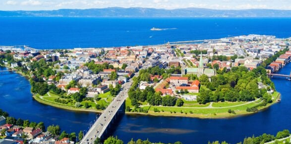 Imagen obtenida en https://www.lifeinnorway.net/trondheim-photos/